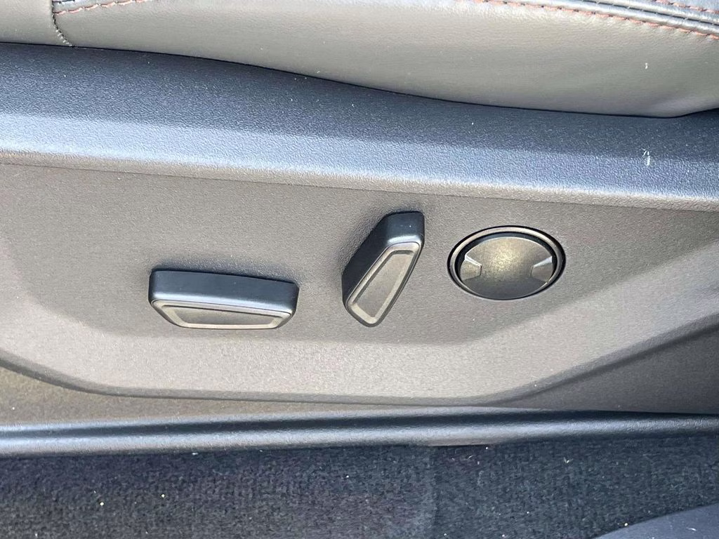 2025 Black Metallic Ford Expedition Active 4X4 SUV