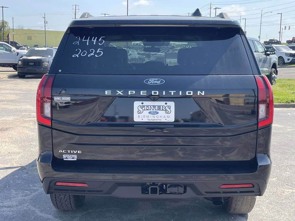 2025 Black Metallic Ford Expedition Active 4X4 SUV