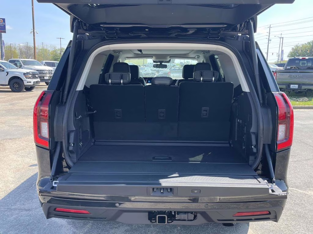 2025 Black Metallic Ford Expedition Active 4X4 SUV