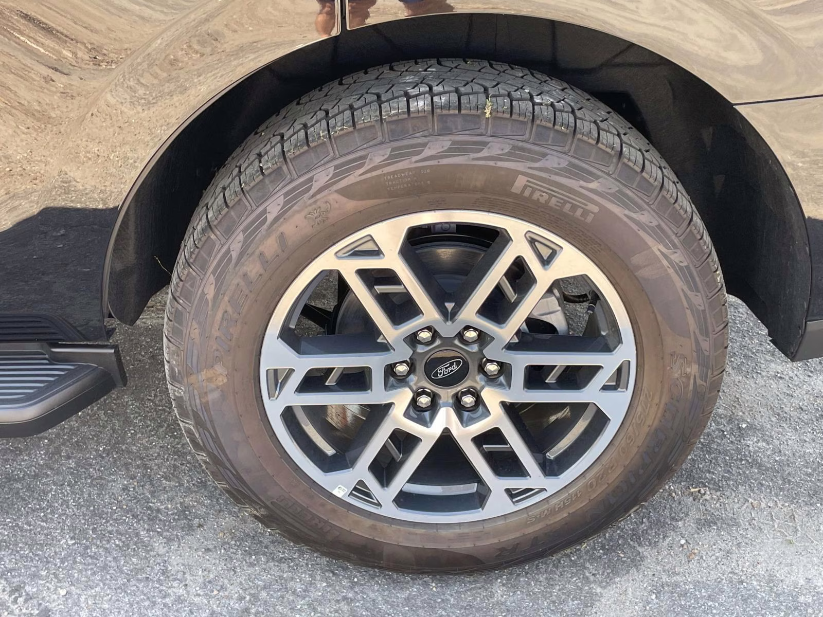 2025 Black Metallic Ford Expedition Active 4X4 SUV