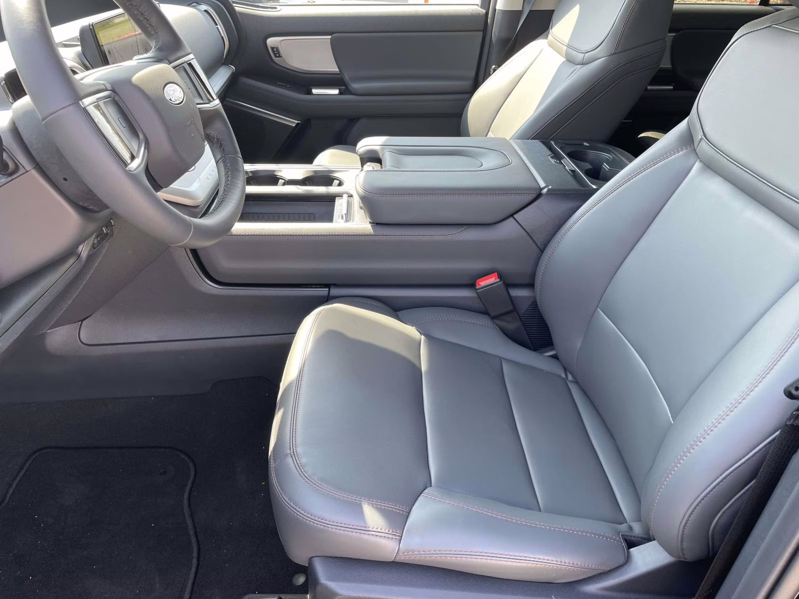 2025 Black Metallic Ford Expedition Active 4X4 SUV