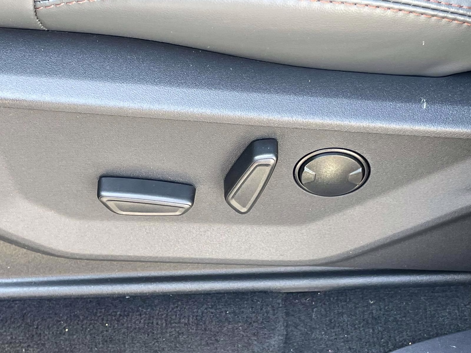 2025 Black Metallic Ford Expedition Active 4X4 SUV