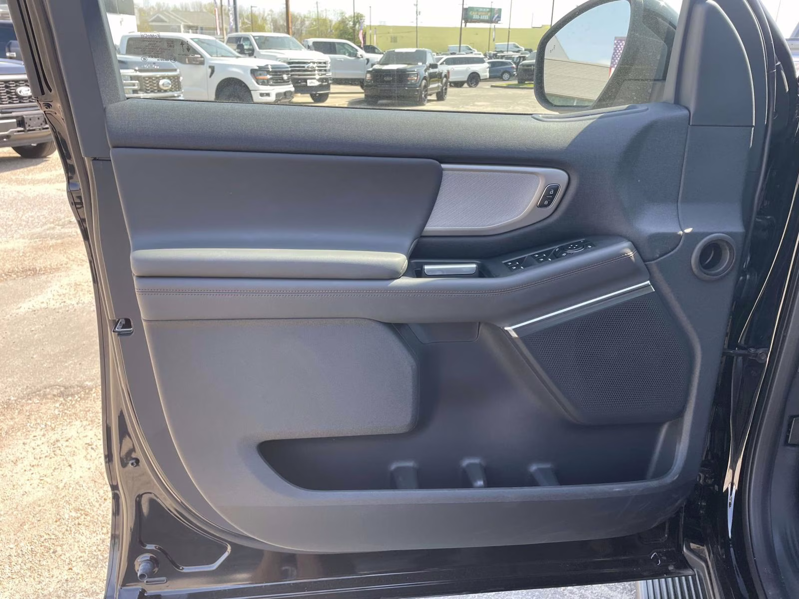 2025 Black Metallic Ford Expedition Active 4X4 SUV