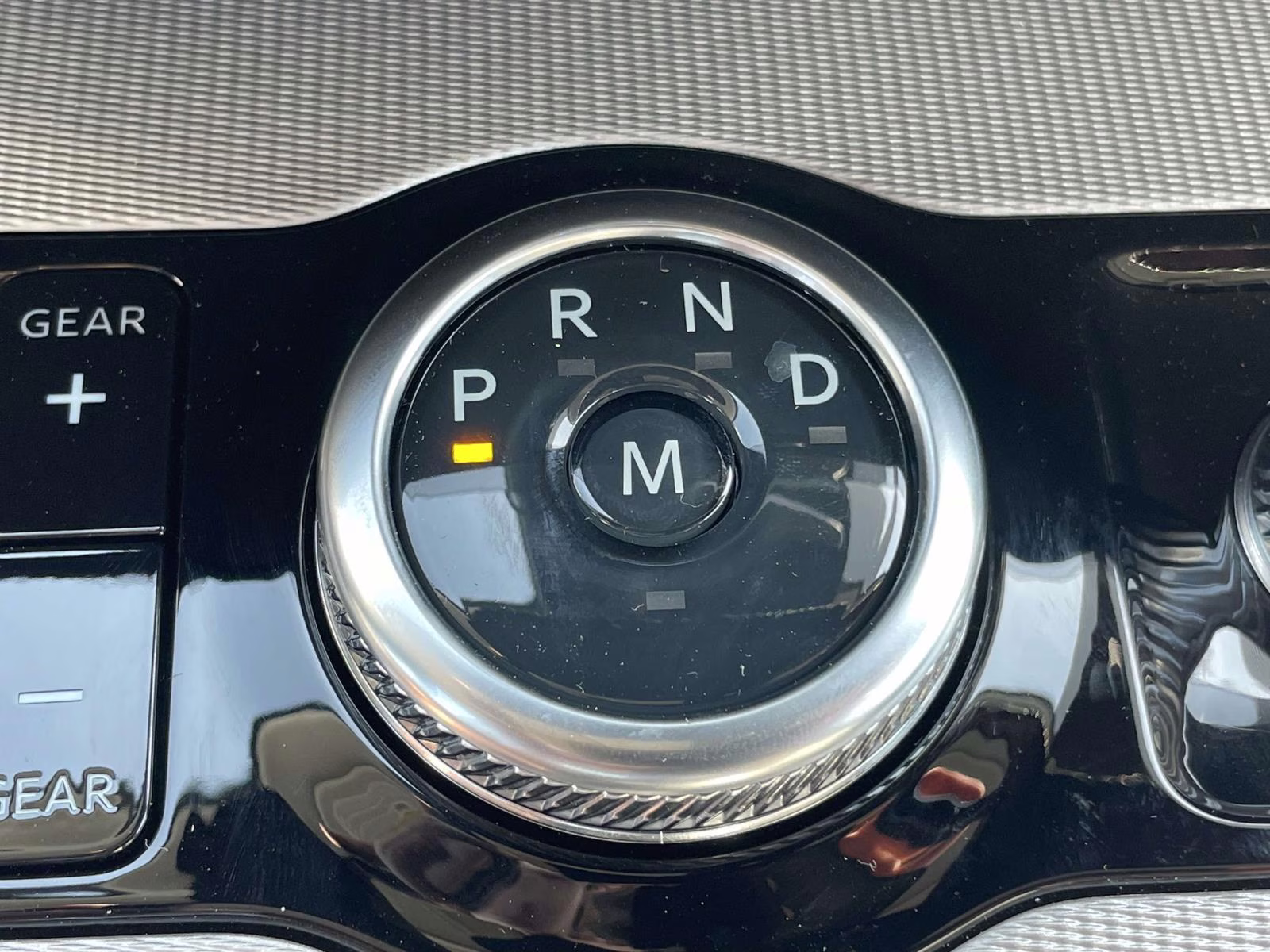 2025 Black Metallic Ford Expedition Active 4X4 SUV