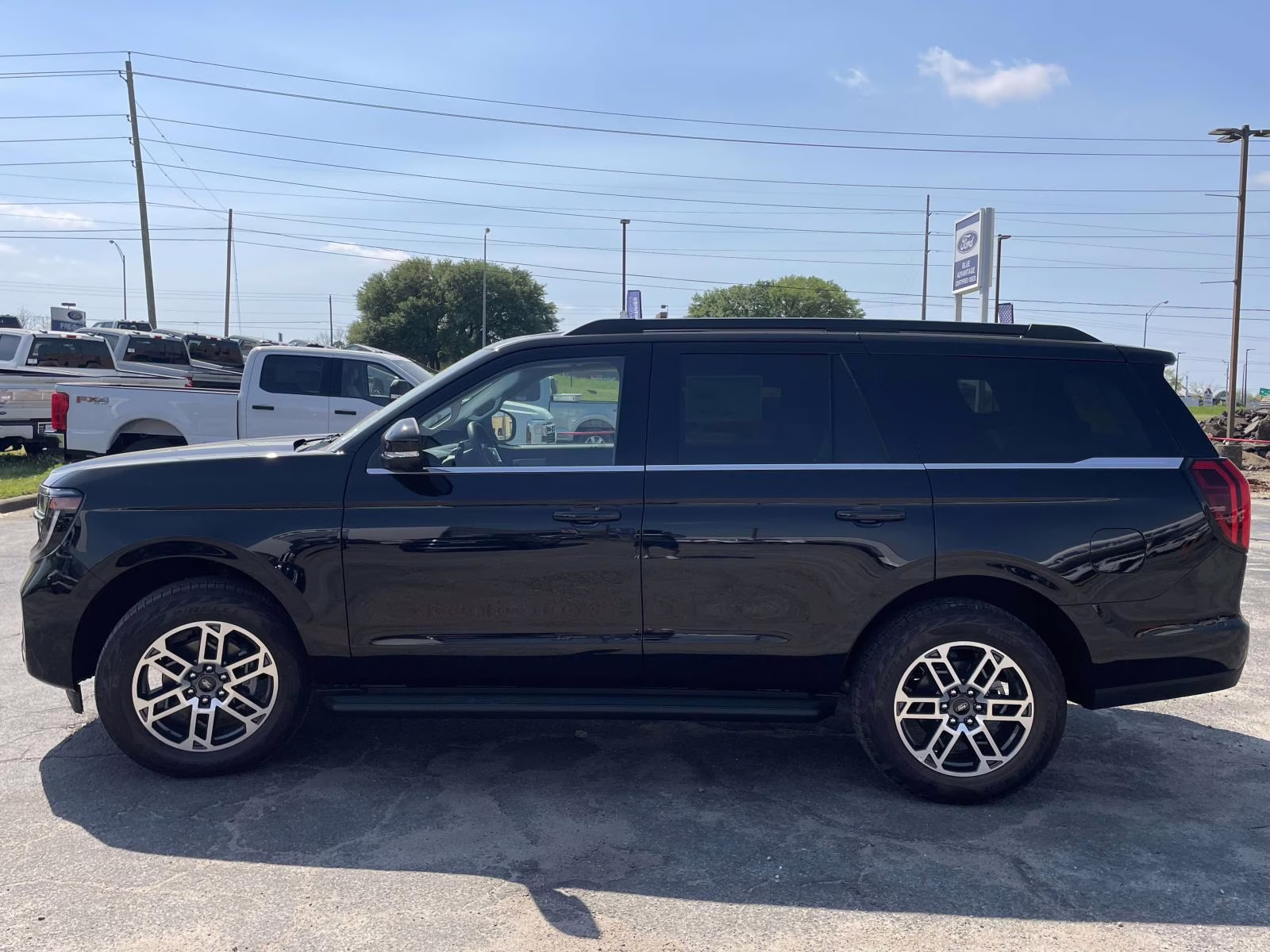 2025 Black Metallic Ford Expedition Active 4X4 SUV