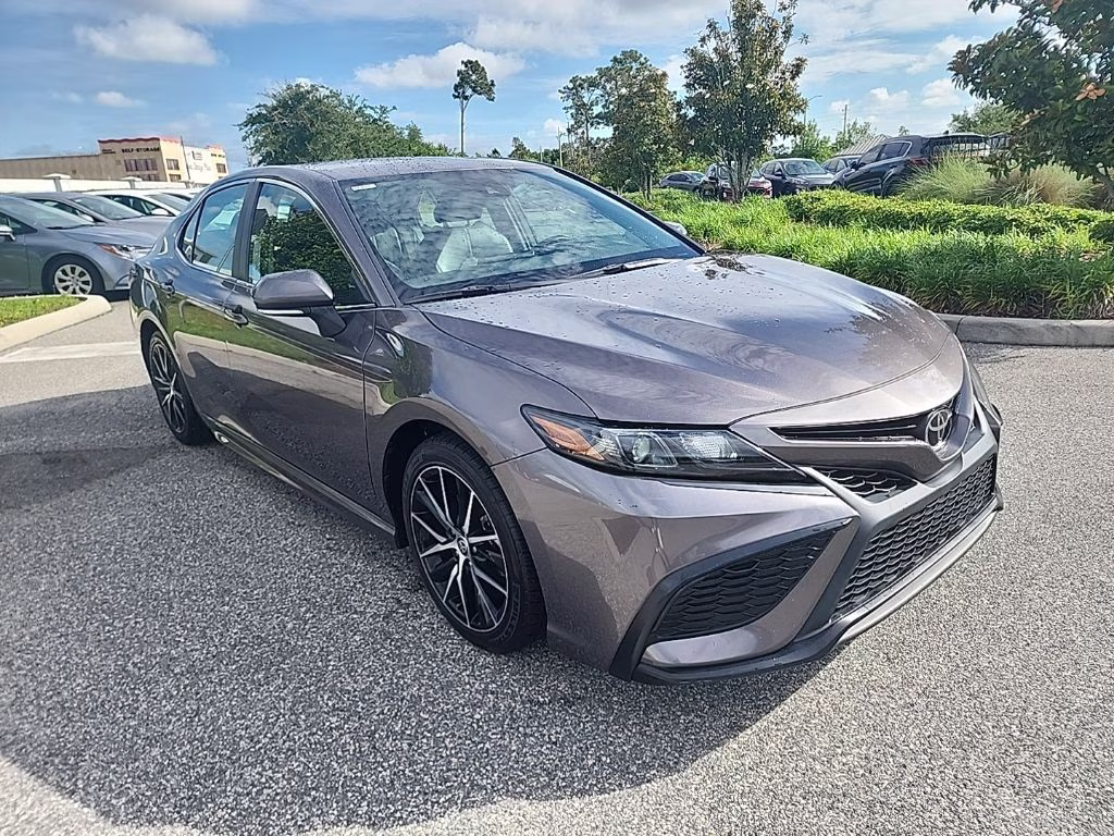 2023 Predawn Gray Mica Toyota Camry SE FWD Sedan