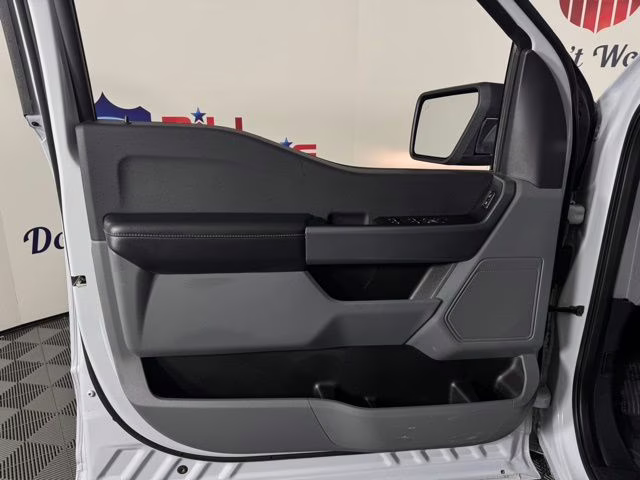 2022 White Metallic Ford F-150 5.0 V8 XLT 4X4 Truck