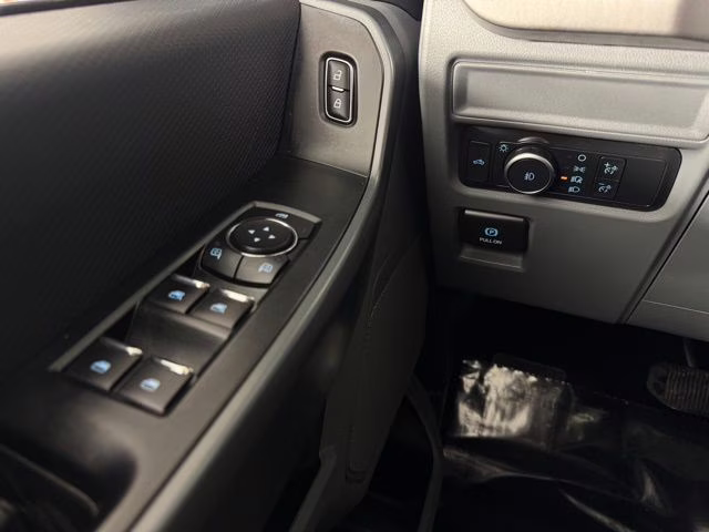 2022 White Metallic Ford F-150 5.0 V8 XLT 4X4 Truck