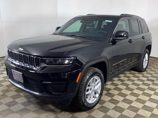 2026 Diamond Black Crystal Pearlcoat Jeep Grand Cherokee Laredo X 4X4 SUV