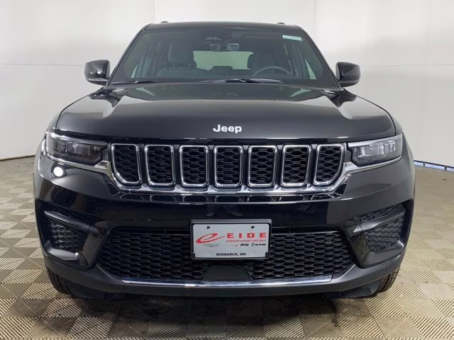 2026 Diamond Black Crystal Pearlcoat Jeep Grand Cherokee Laredo X 4X4 SUV