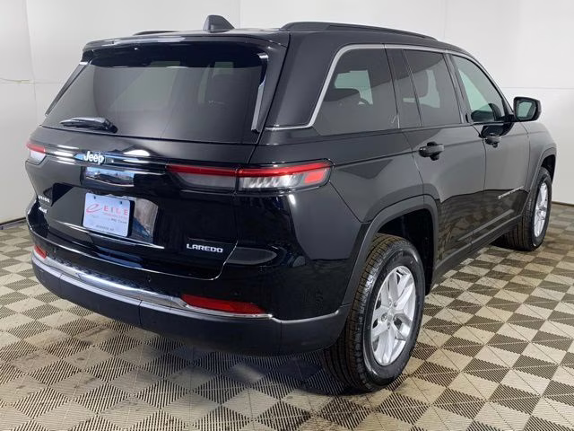 2026 Diamond Black Crystal Pearlcoat Jeep Grand Cherokee Laredo X 4X4 SUV