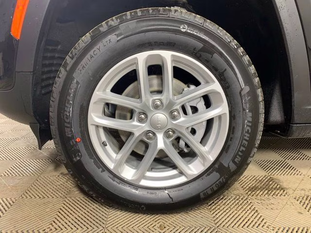 2026 Diamond Black Crystal Pearlcoat Jeep Grand Cherokee Laredo X 4X4 SUV