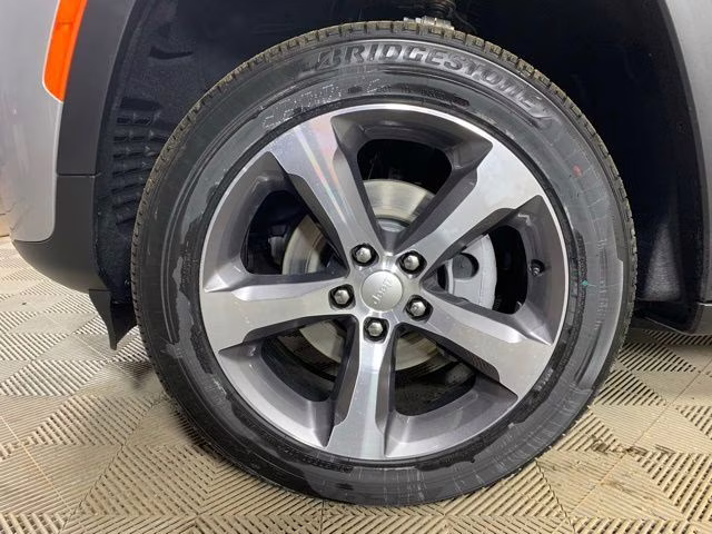 2026 Silver Zynith Jeep Grand Cherokee Limited 4X4 SUV