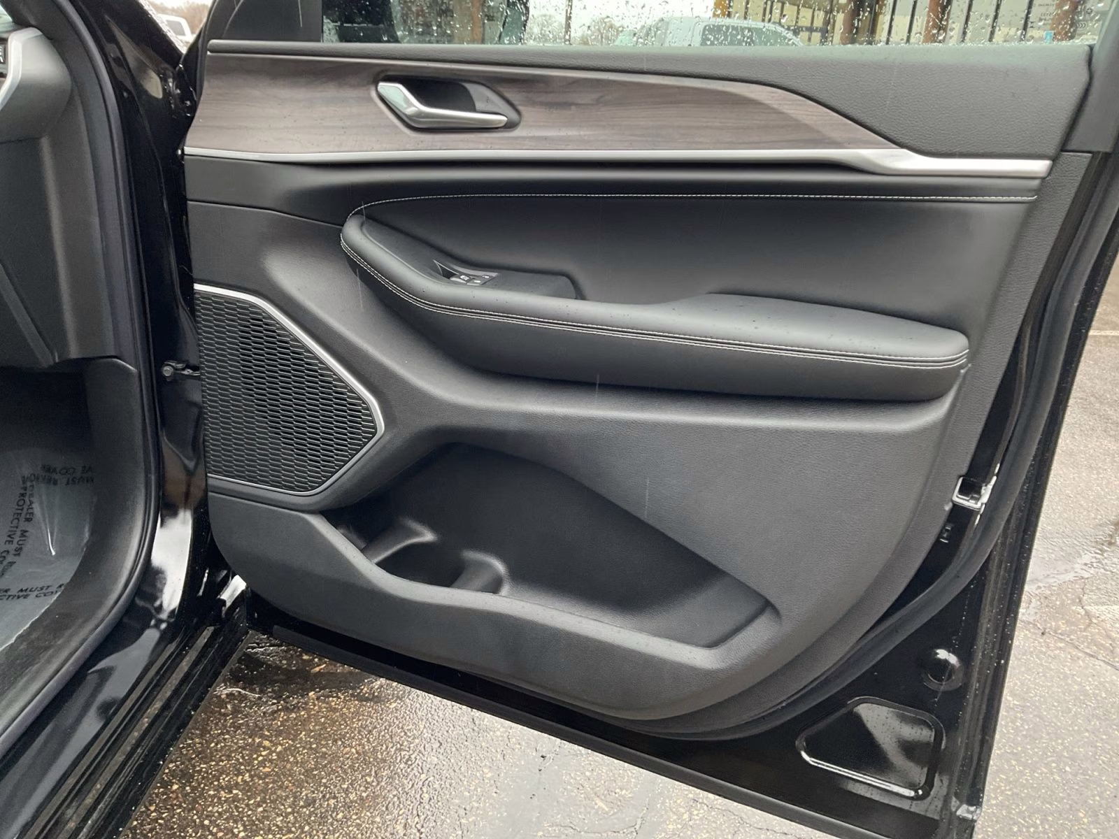 2026 Diamond Black Crystal Pearlcoat Jeep Grand Cherokee Limited 4X4 SUV