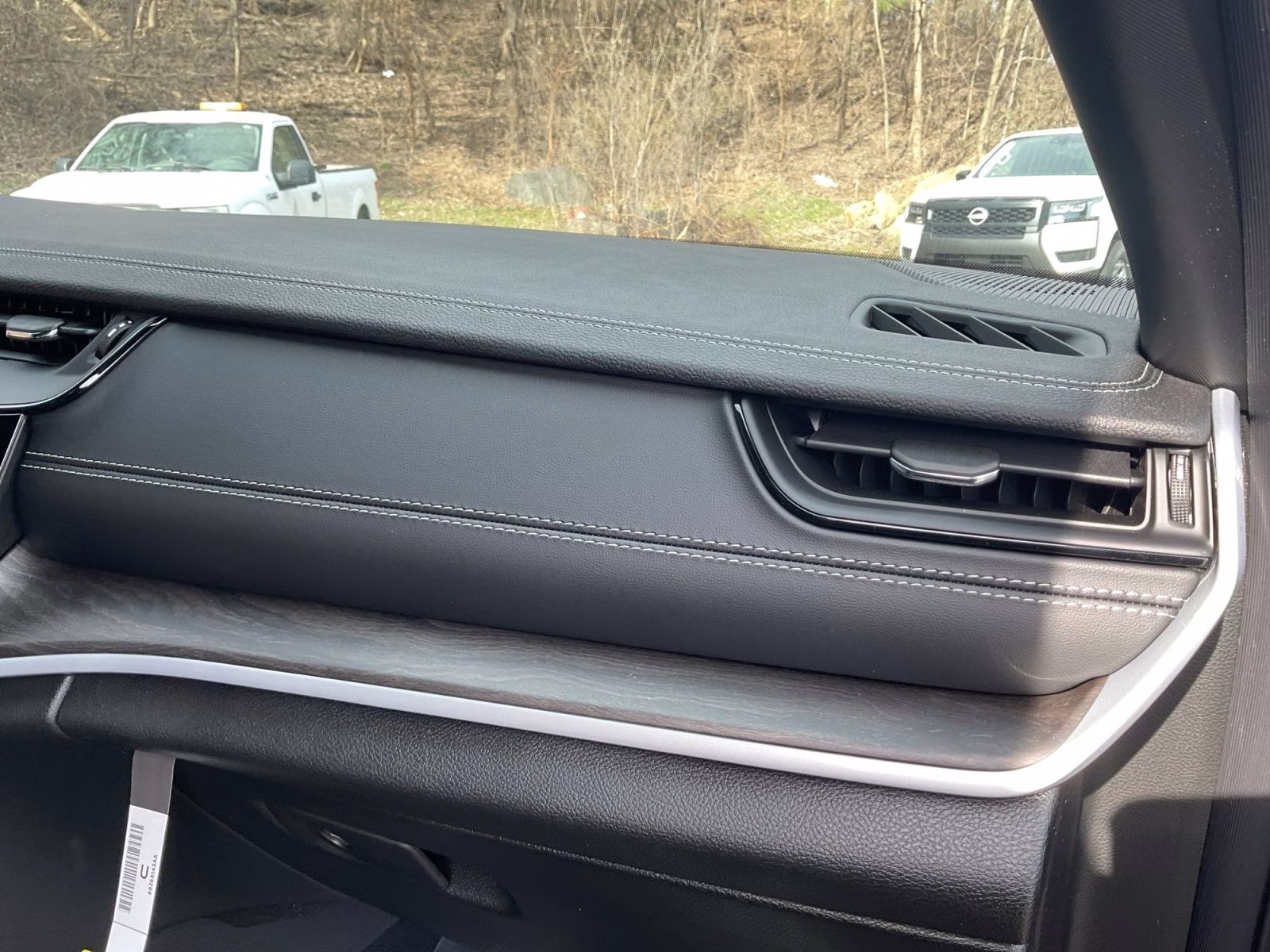 2026 Diamond Black Crystal Pearlcoat Jeep Grand Cherokee Limited 4X4 SUV