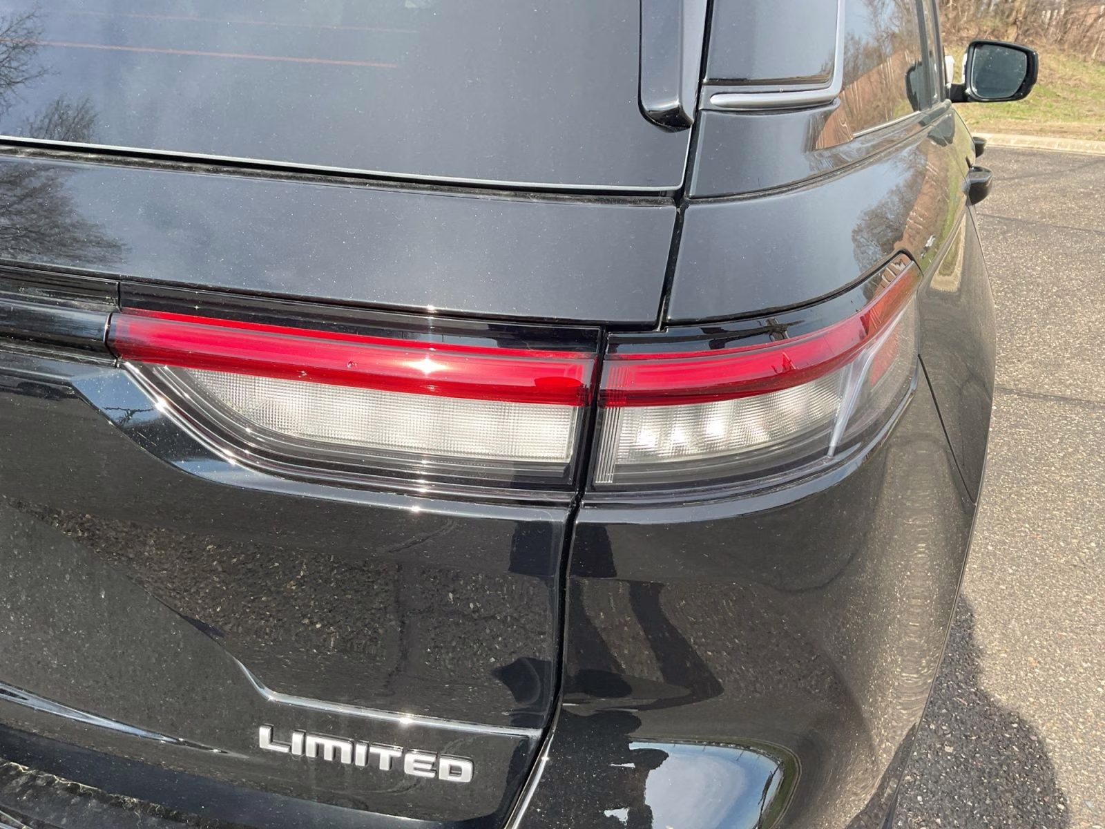 2026 Diamond Black Crystal Pearlcoat Jeep Grand Cherokee Limited 4X4 SUV