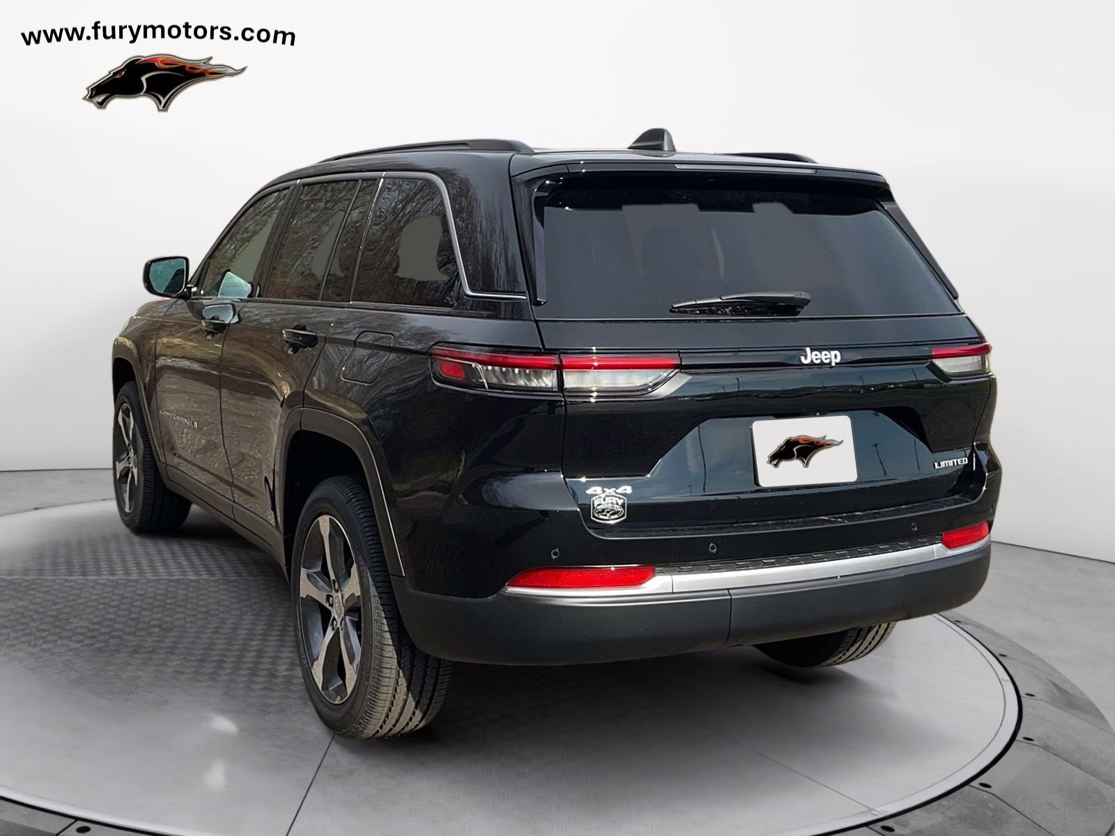 2026 Diamond Black Crystal Pearlcoat Jeep Grand Cherokee Limited 4X4 SUV