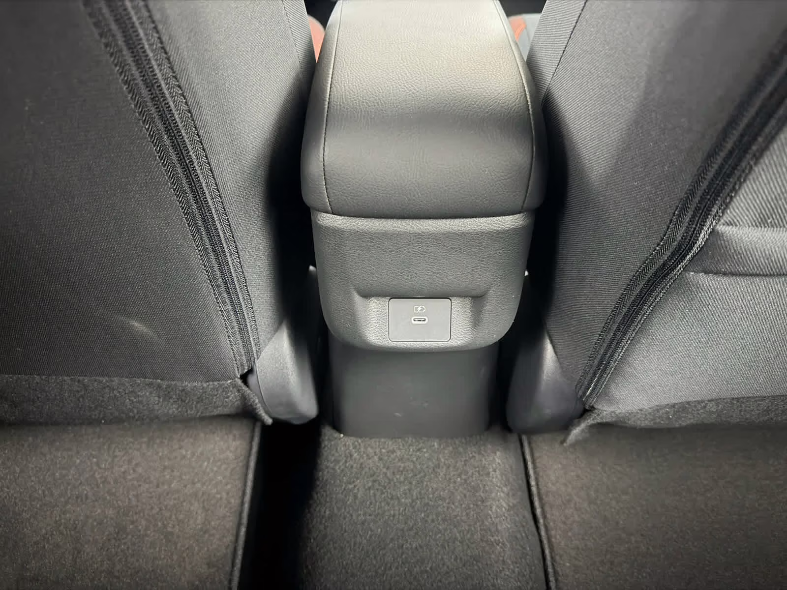 2025 Gray Sky Pearl Nissan Versa SR FWD Sedan