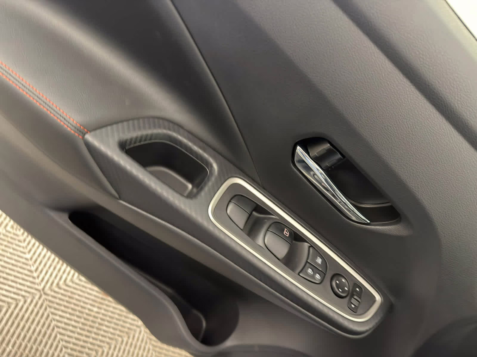 2025 Gray Sky Pearl Nissan Versa SR FWD Sedan