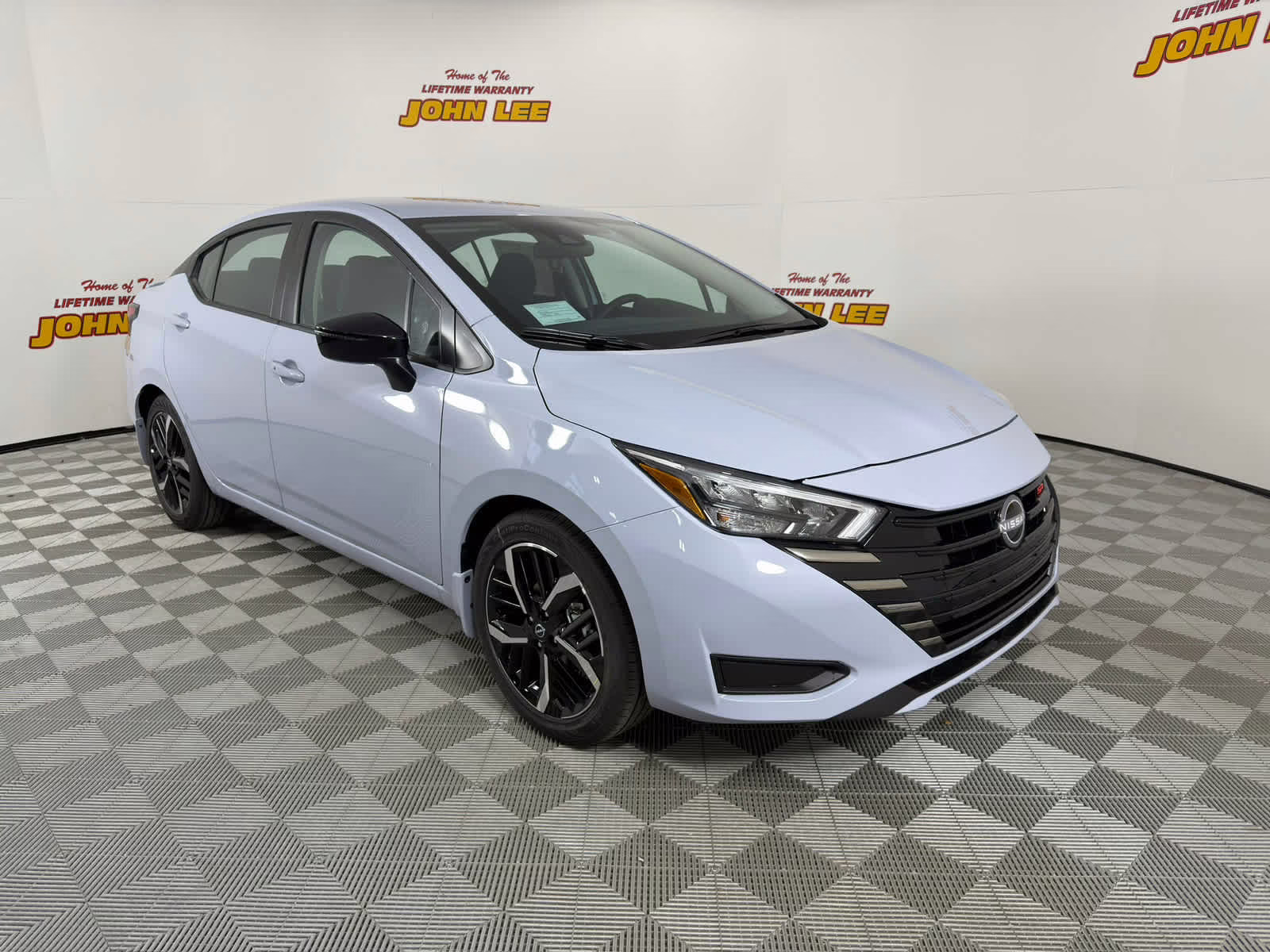 2025 Gray Sky Pearl Nissan Versa SR FWD Sedan