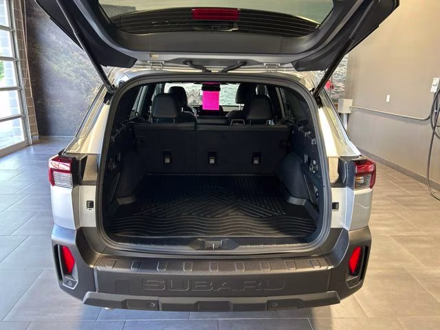 2026 Ice Silver Metallic Subaru Outback Premium AWD SUV