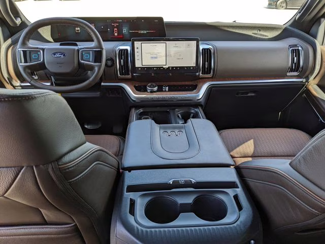 2026 Star White Metallic Tri-Coat Ford Expedition Max King Ranch 4X4 SUV