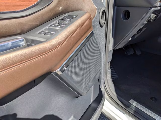 2026 Star White Metallic Tri-Coat Ford Expedition Max King Ranch 4X4 SUV