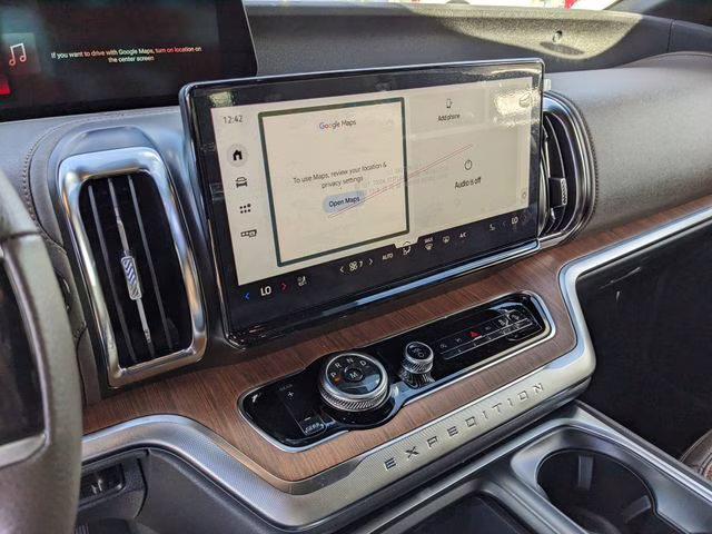 2026 Star White Metallic Tri-Coat Ford Expedition Max King Ranch 4X4 SUV