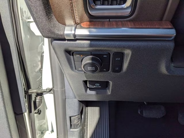 2026 Star White Metallic Tri-Coat Ford Expedition Max King Ranch 4X4 SUV