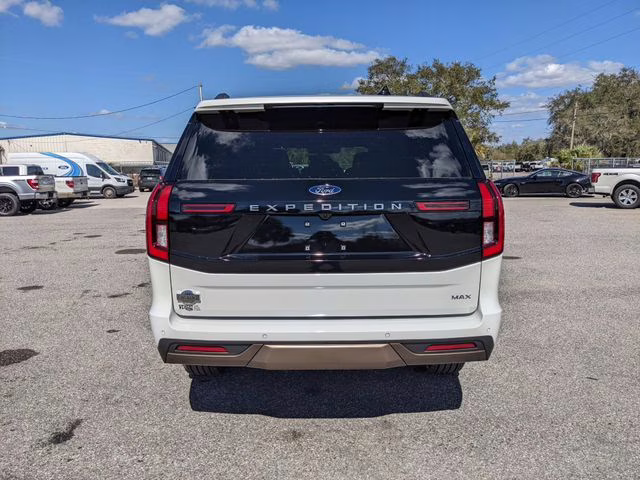 2026 Star White Metallic Tri-Coat Ford Expedition Max King Ranch 4X4 SUV