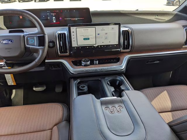 2026 Agate Black Metallic Ford Expedition Max King Ranch 4X4 SUV