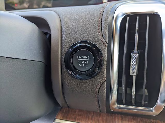 2026 Agate Black Metallic Ford Expedition Max King Ranch 4X4 SUV