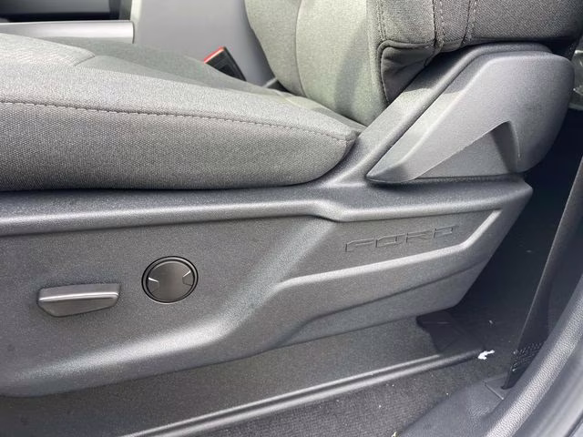 2026 Oxford White Ford Super Duty F-350 SRW XLT 4X4 Truck