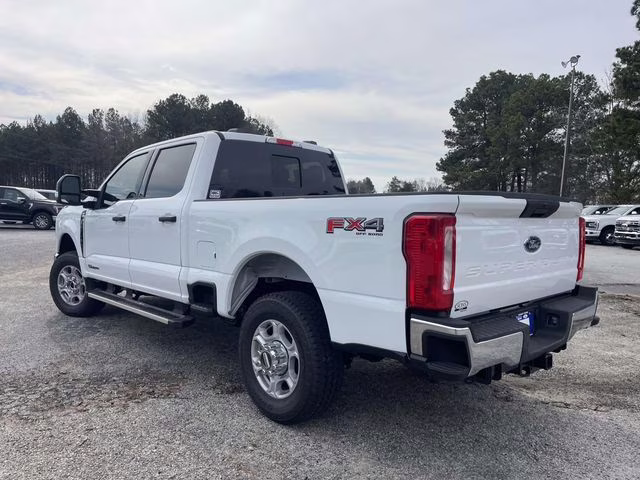 2026 Oxford White Ford Super Duty F-350 SRW XLT 4X4 Truck