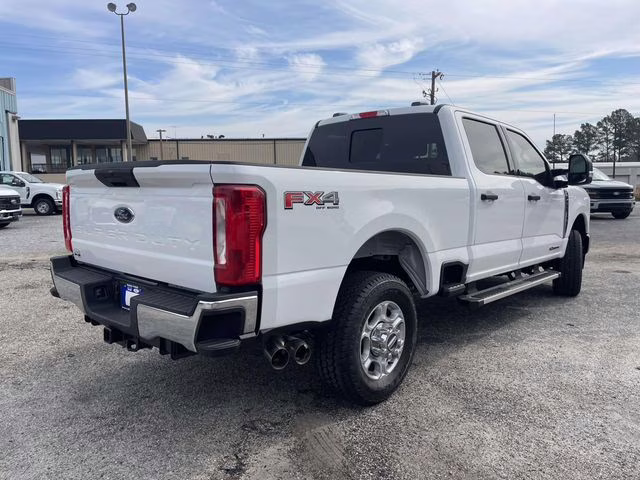 2026 Oxford White Ford Super Duty F-350 SRW XLT 4X4 Truck