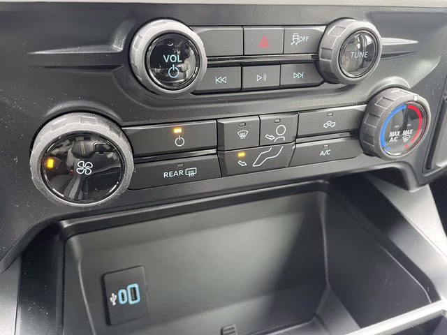 2026 Oxford White Ford Super Duty F-350 SRW XLT 4X4 Truck