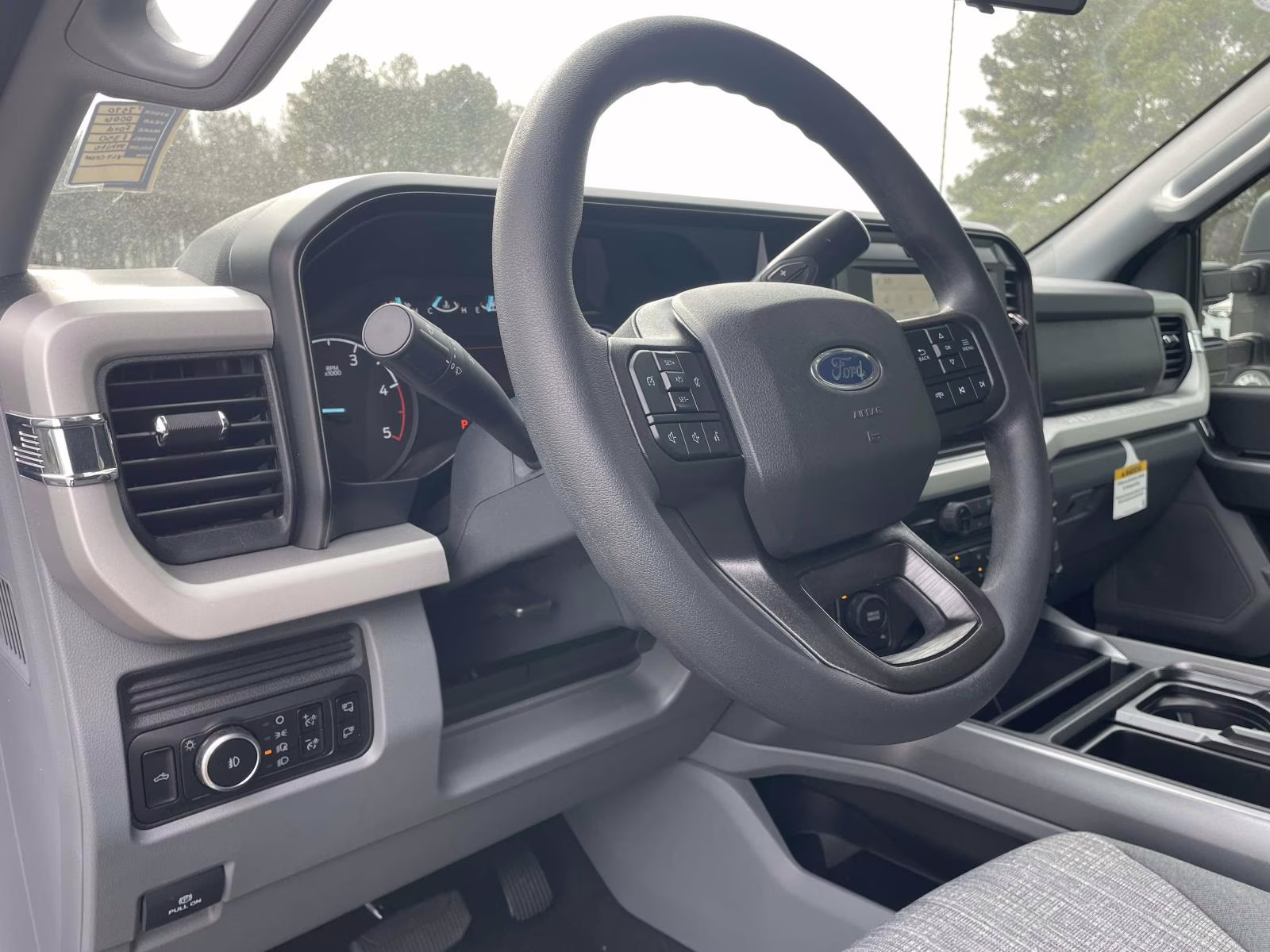 2026 Oxford White Ford Super Duty F-350 SRW XLT 4X4 Truck