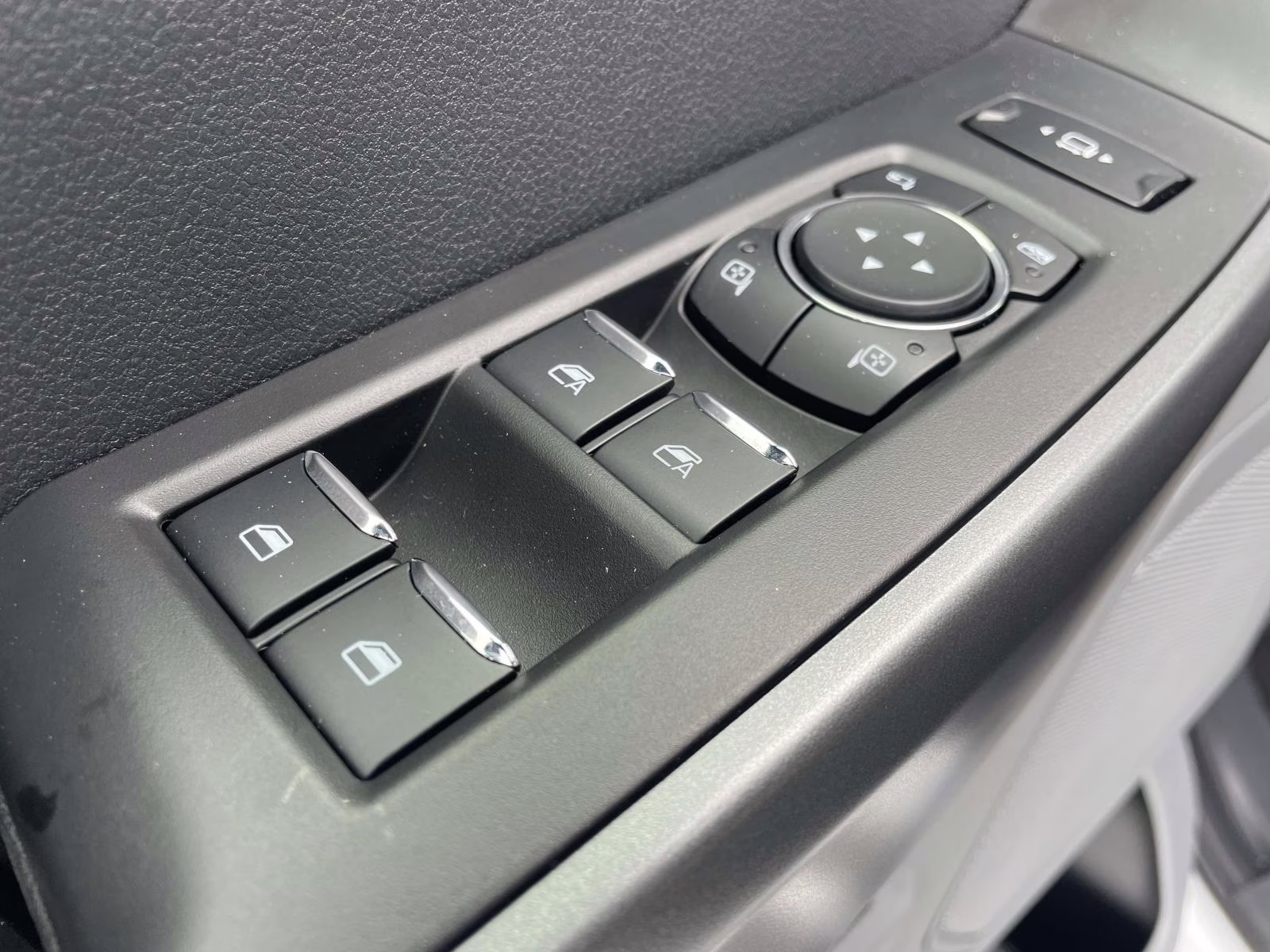 2026 Oxford White Ford Super Duty F-350 SRW XLT 4X4 Truck