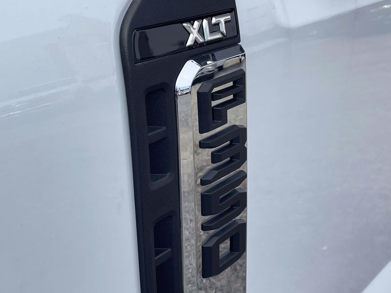 2026 Oxford White Ford Super Duty F-350 SRW XLT 4X4 Truck