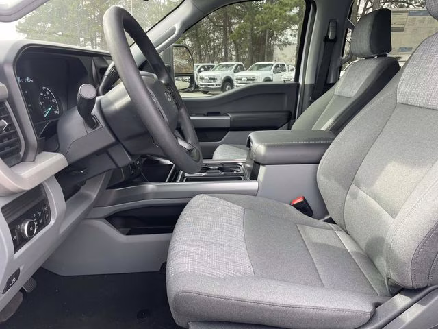 2026 Oxford White Ford Super Duty F-350 SRW XLT 4X4 Truck