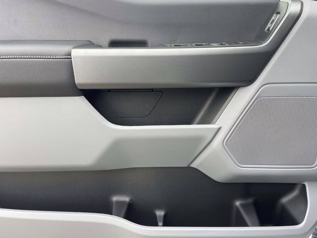 2026 Oxford White Ford Super Duty F-350 SRW XLT 4X4 Truck