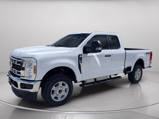 2026 Oxford White Ford Super Duty F-250 SRW XLT 4X4 Truck