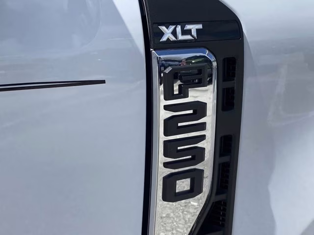 2026 Oxford White Ford Super Duty F-250 SRW XLT 4X4 Truck