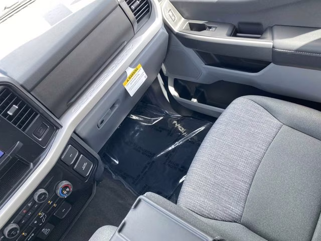 2026 Oxford White Ford Super Duty F-250 SRW XLT 4X4 Truck