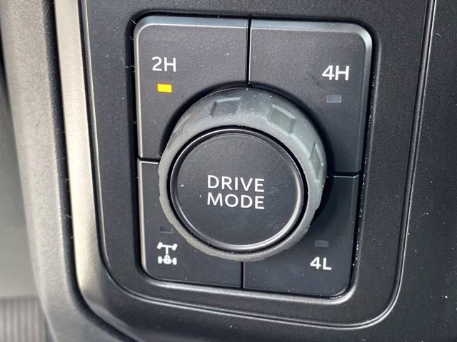 2026 Oxford White Ford Super Duty F-250 SRW XLT 4X4 Truck