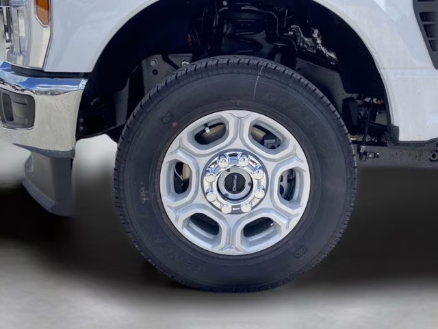 2026 Oxford White Ford Super Duty F-250 SRW XLT 4X4 Truck