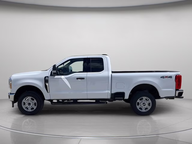 2026 Oxford White Ford Super Duty F-250 SRW XLT 4X4 Truck
