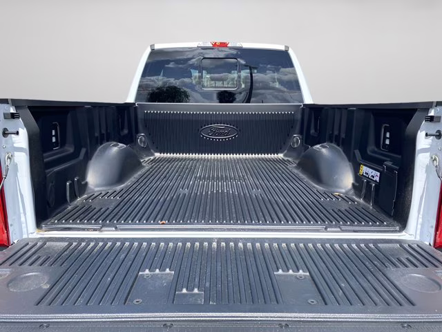 2026 Oxford White Ford Super Duty F-250 SRW XLT 4X4 Truck