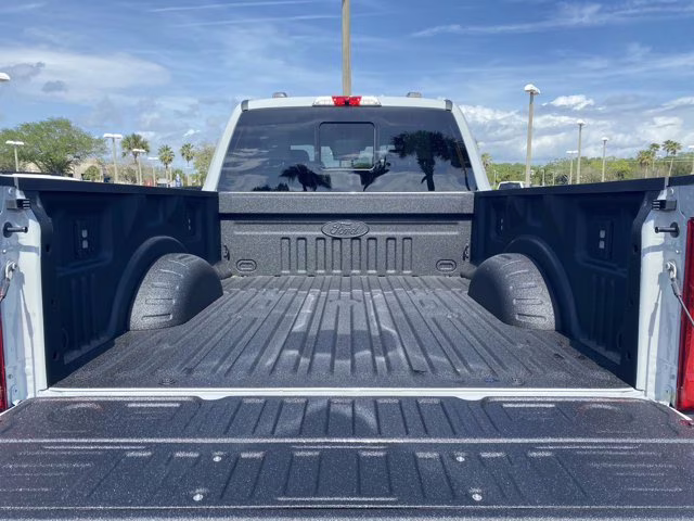 2026 Avalanche Ford Super Duty F-250 SRW XLT 4X4 Truck