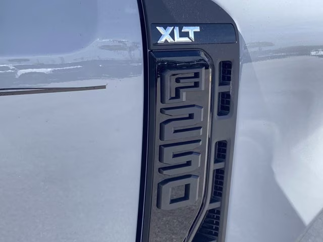 2026 Avalanche Ford Super Duty F-250 SRW XLT 4X4 Truck